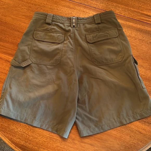 The north face shorts - Picture 5 of 8